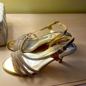 Women Sandels golden Caparros